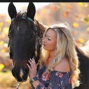 Meet your Posher, Laci